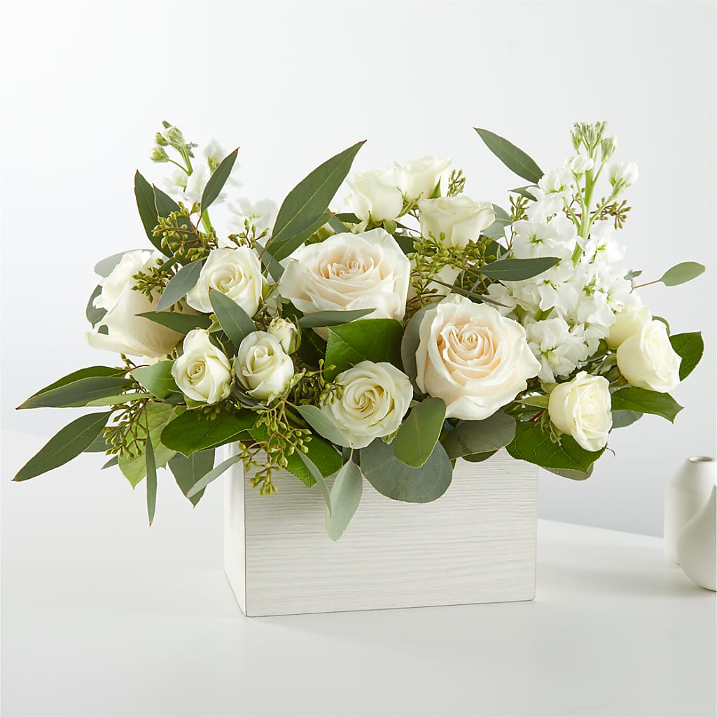 Fresh Linen Box Bouquet – BLOOMERS FLOWERS & GIFTS, Campbell CA