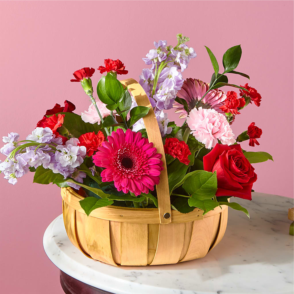 Pink Picnic Basket – BLOOMERS FLOWERS & GIFTS, Campbell CA
