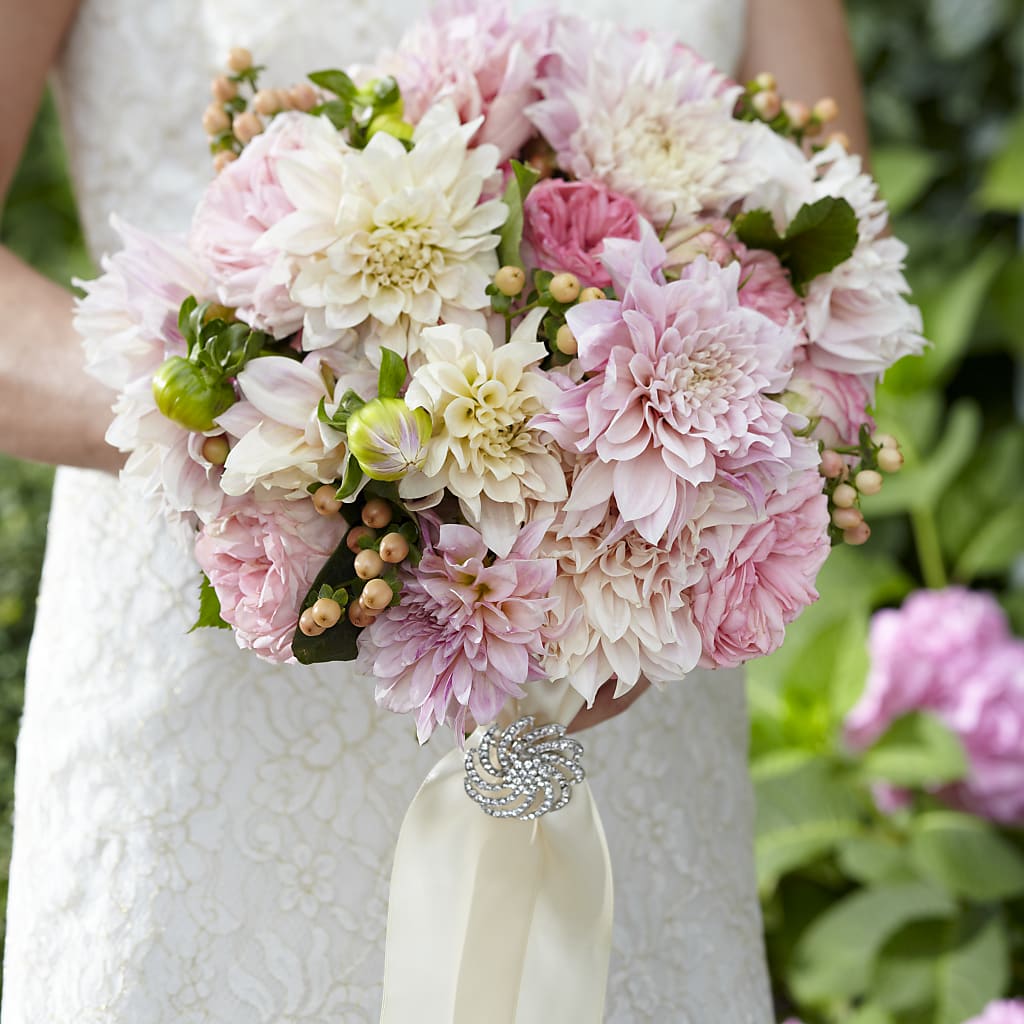 Heart's Promise Bouquet – BLOOMERS FLOWERS & GIFTS, Campbell CA