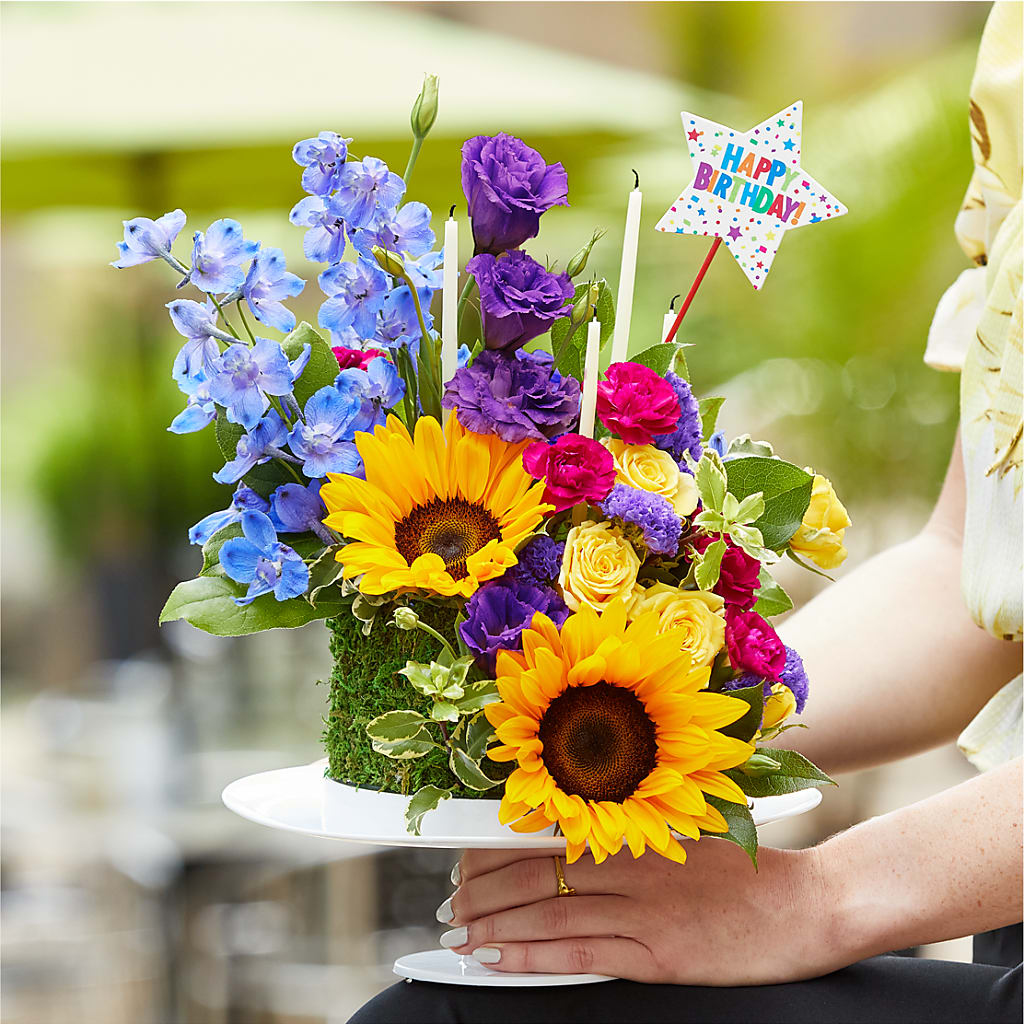 Star of the Day Floral Cake – BLOOMERS FLOWERS & GIFTS, Campbell CA